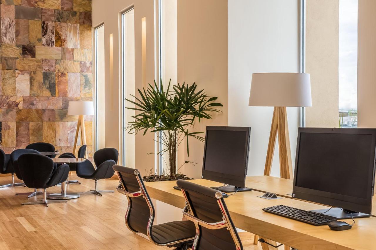 Fiesta Inn Silao Puerto Interior Zewnętrze zdjęcie