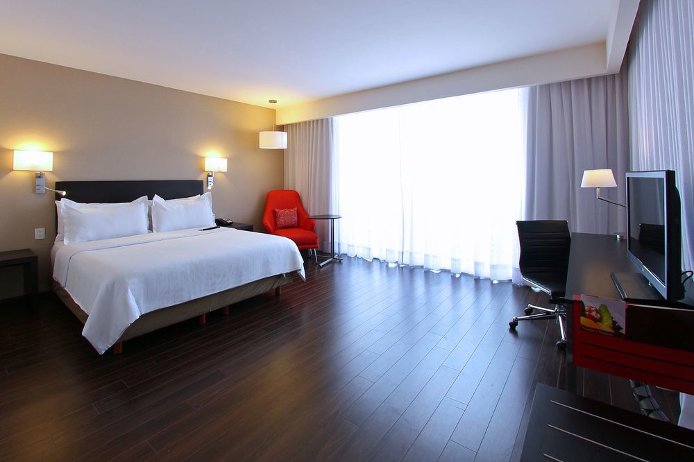 Fiesta Inn Silao Puerto Interior Zewnętrze zdjęcie